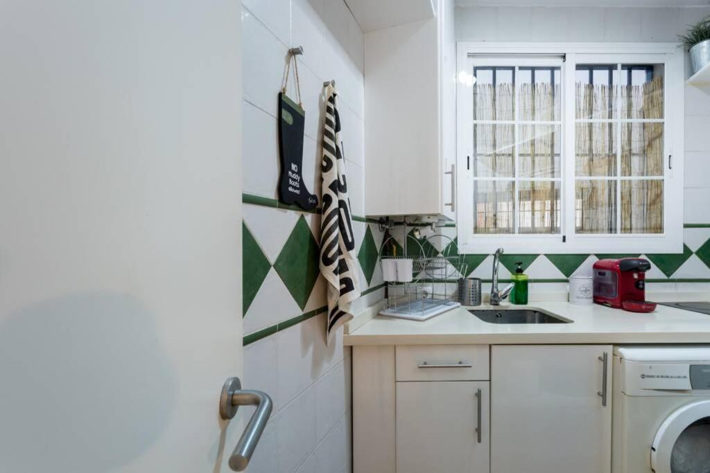 Pretty Duplex In Bohemian District-City Center Севилья Экстерьер фото